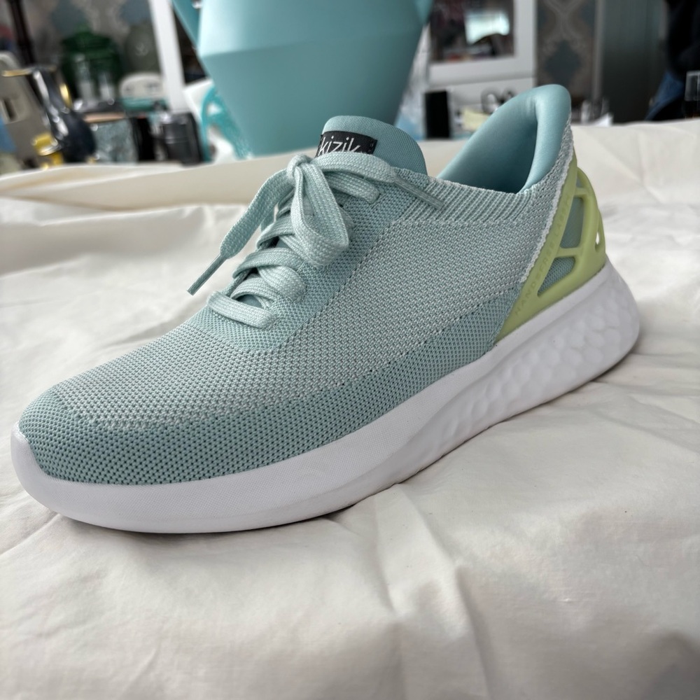 Kizik Women's Mint Green Sneakers Size 7.5 Wide - Picture 6 of 12